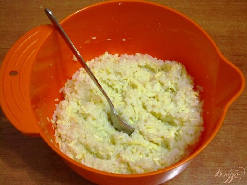 Фото приготовление рецепта: Гратен с рисом, грибами и мясным фаршем шаг №4
