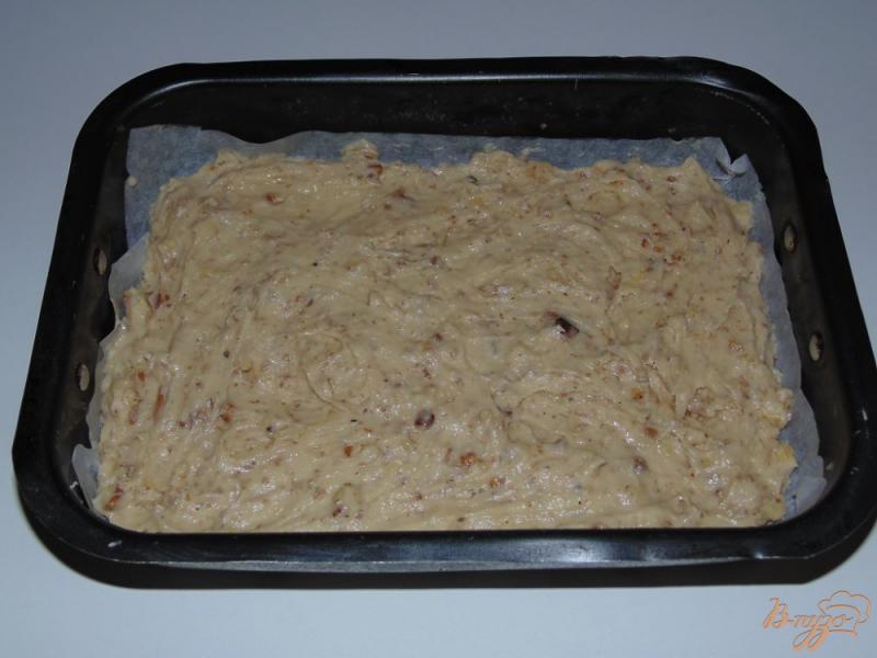 Фото приготовление рецепта: Ореховый пирог на сметане шаг №7
