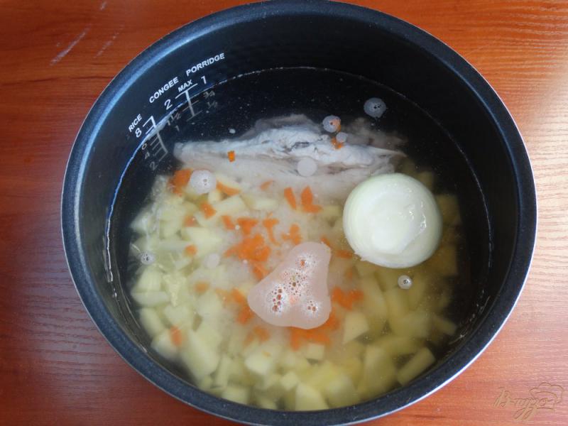 Фото приготовление рецепта: Рисовый суп в мультиварке шаг №4