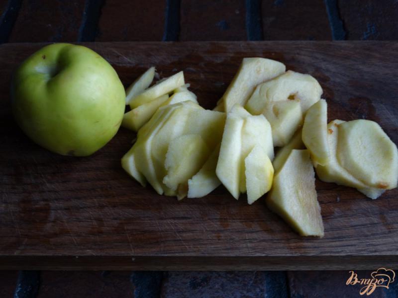 Фото приготовление рецепта: Хлебная запеканка с творогом и яблоками шаг №5
