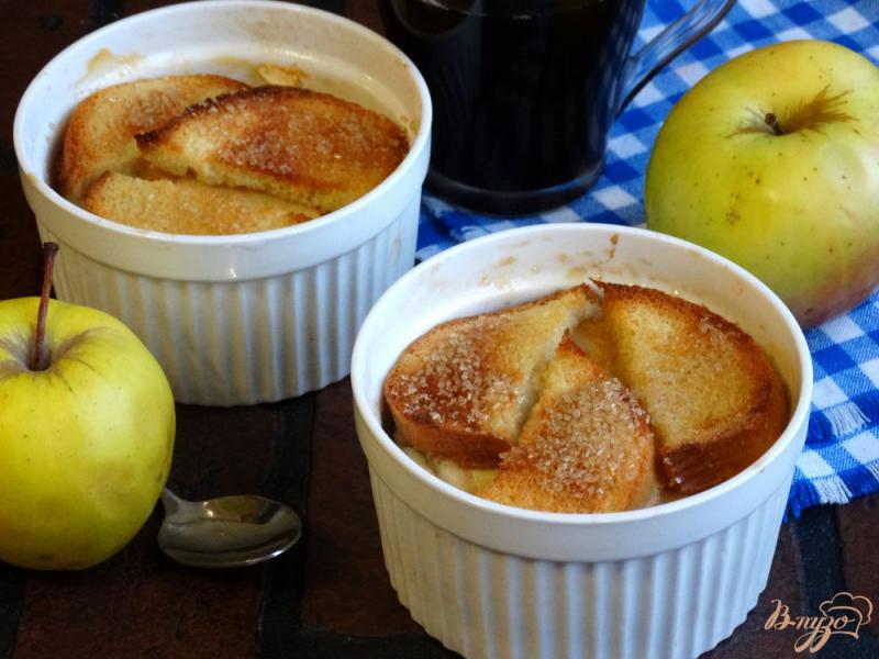 Фото приготовление рецепта: Хлебная запеканка с творогом и яблоками шаг №11