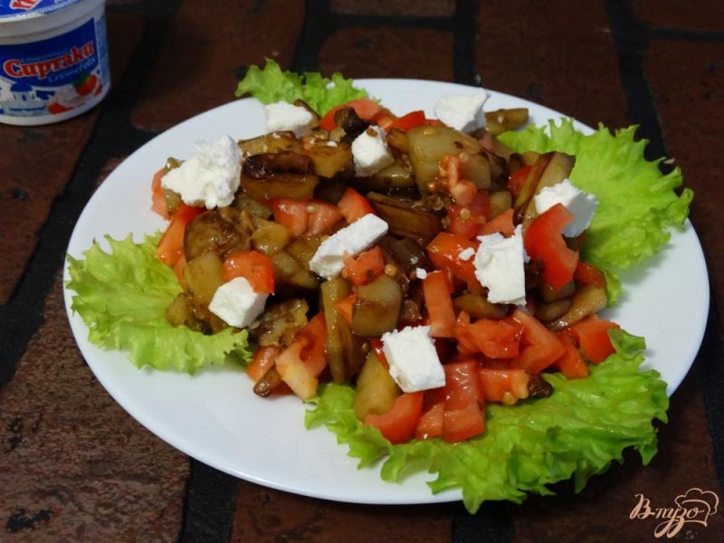 Фото приготовление рецепта: Салат с баклажанами и сыром сиртаки шаг №6