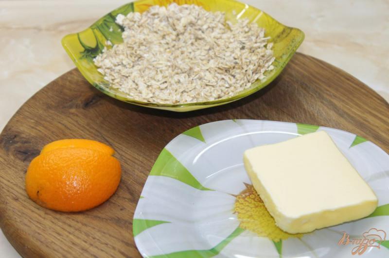 Фото приготовление рецепта: Овсяное печенье с какао и цедрой апельсина шаг №1