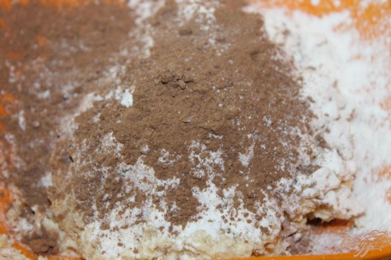 Фото приготовление рецепта: Овсяное печенье с какао и цедрой апельсина шаг №4