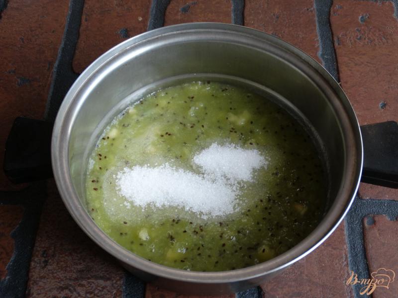 Фото приготовление рецепта: Желе из киви на агар-агаре шаг №4