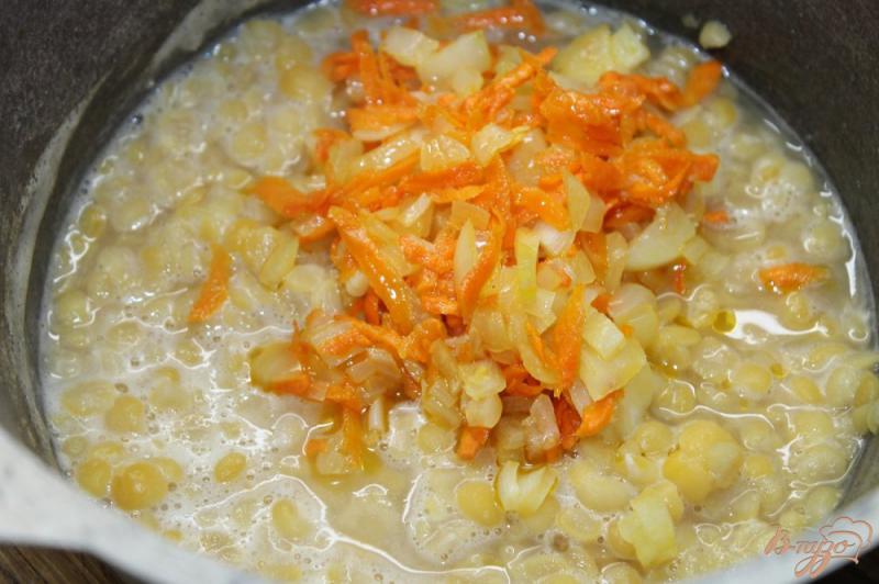 Фото приготовление рецепта: Суп - пюре с гороха с домашней колбаской шаг №4