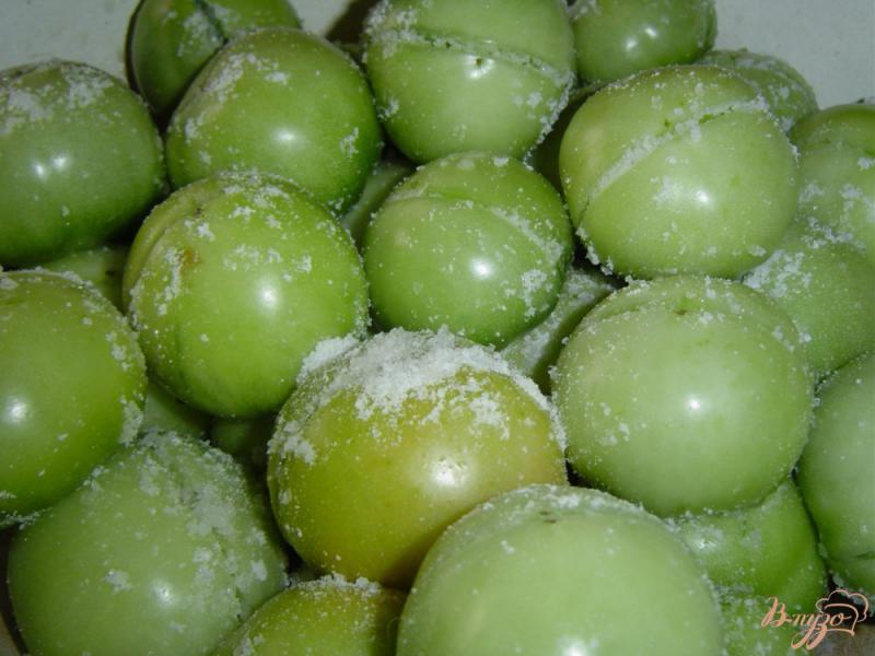 Фото приготовление рецепта: Зеленые помидоры на зиму по-грузински шаг №3