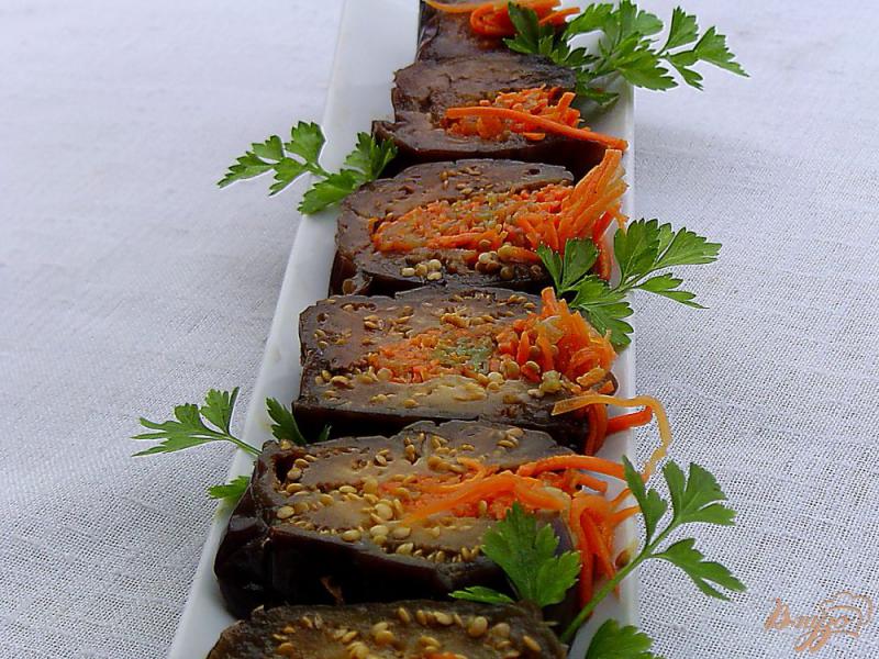 Фото приготовление рецепта: Квашеные баклажаны с морковью,чесноком и луком шаг №12
