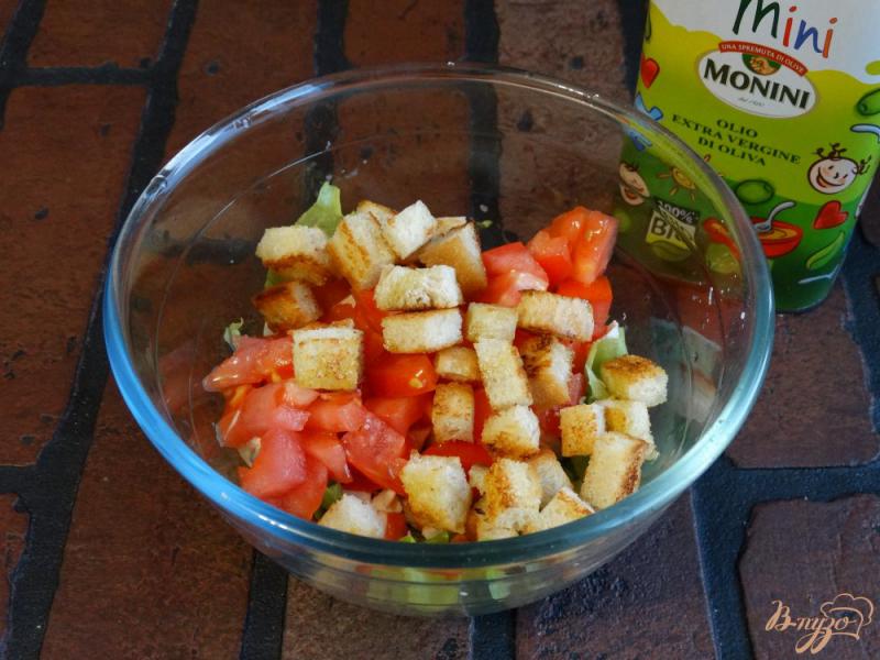 Фото приготовление рецепта: Салат с курицей и помидорами шаг №5