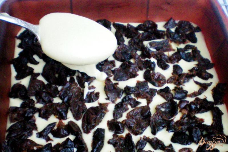 Фото приготовление рецепта: Пирог с черносливом шаг №5