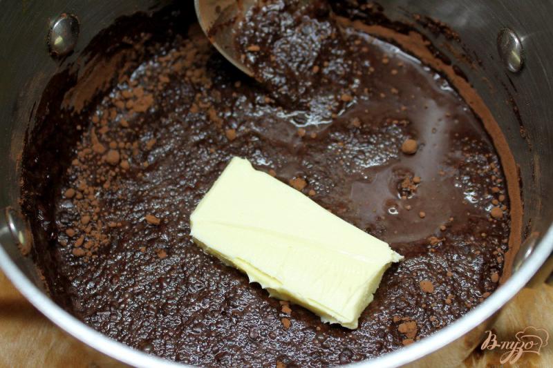 Фото приготовление рецепта: Груша с шоколадом шаг №3