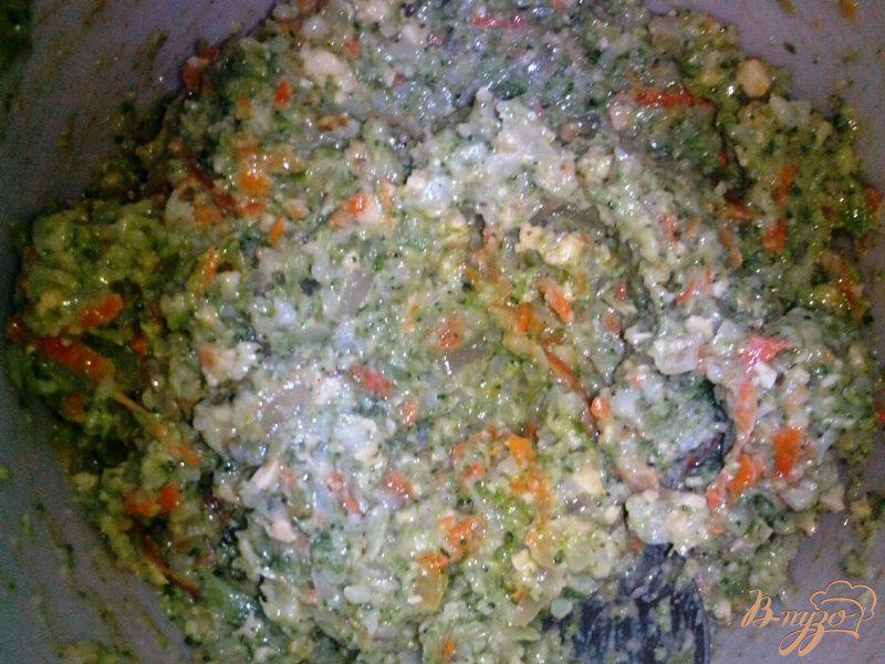 Фото приготовление рецепта: Оладьи из брокколи и цветной капусты шаг №5