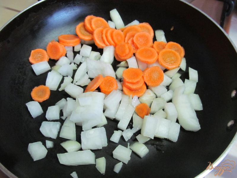 Фото приготовление рецепта: Суп с томатами и фасолью шаг №3