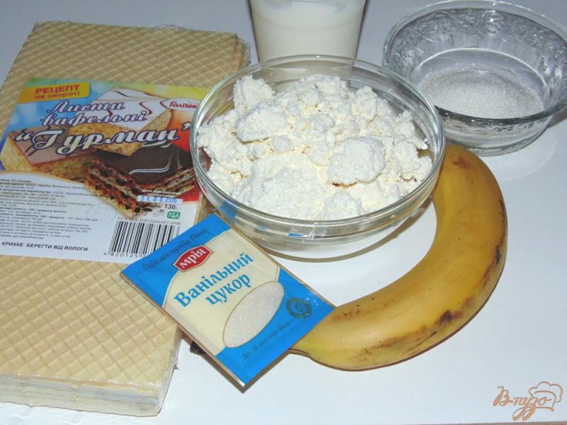 Фото приготовление рецепта: Банан в вафле шаг №1