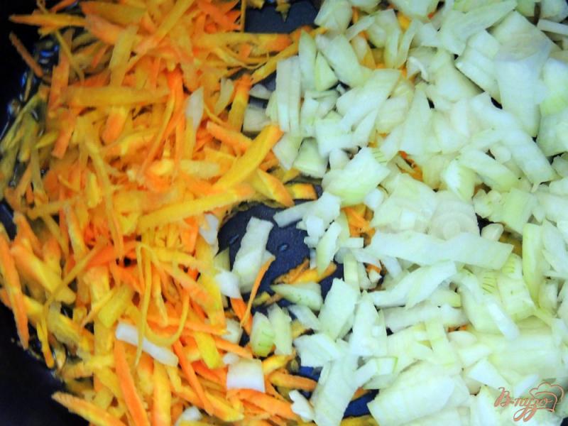 Фото приготовление рецепта: Рис с печенью и овощами шаг №1