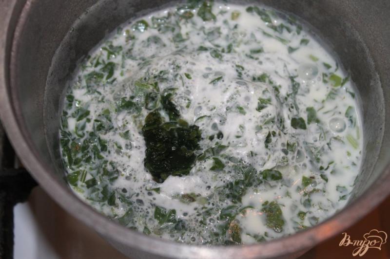 Фото приготовление рецепта: Сливочный суп - пюре со шпината и овощей шаг №3