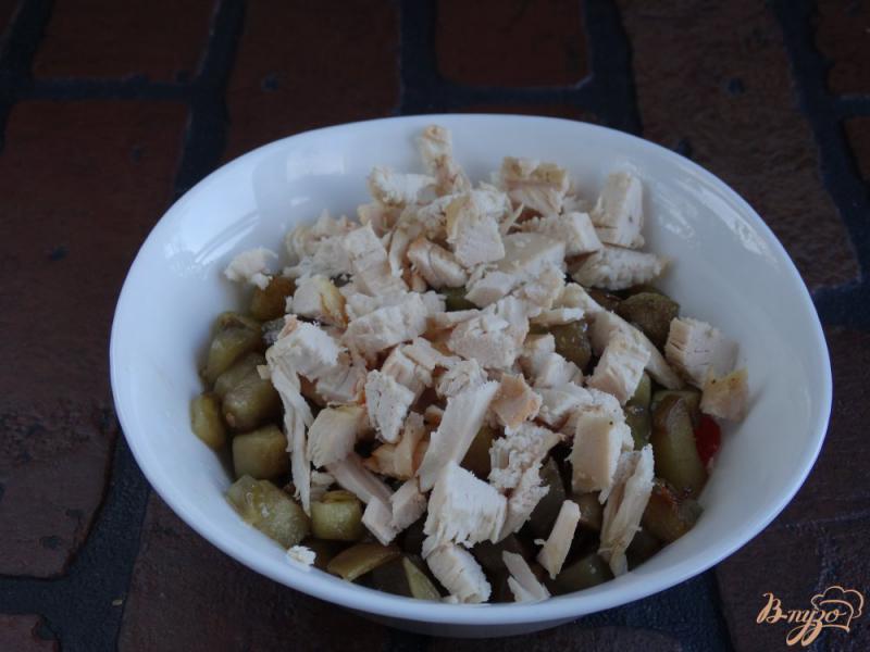 Фото приготовление рецепта: Салат с баклажанами и куриной грудкой шаг №6