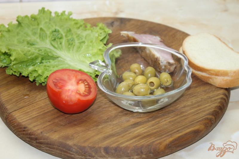 Фото приготовление рецепта: Салат с копченым свиным балыком и овощами шаг №1