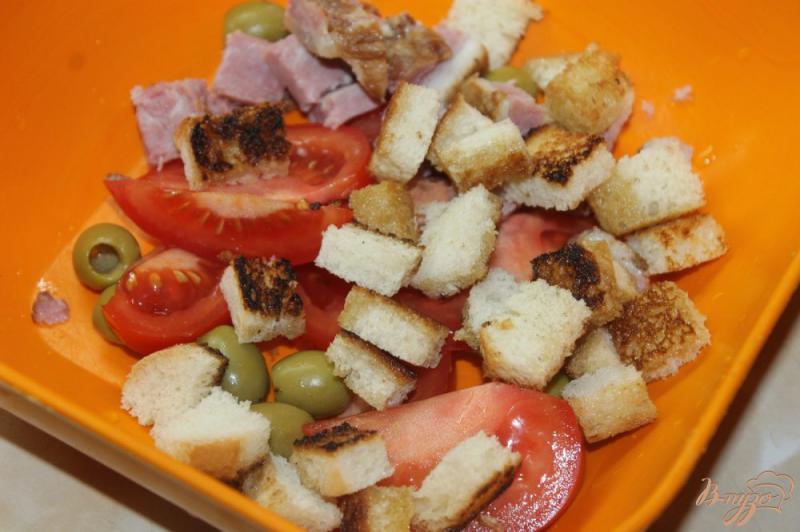 Фото приготовление рецепта: Салат с копченым свиным балыком и овощами шаг №3