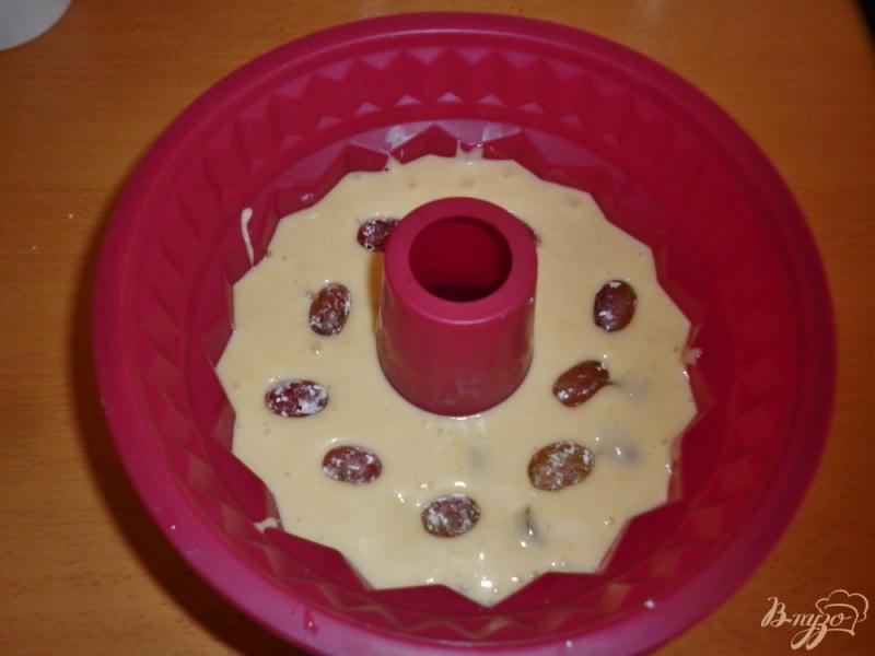 Фото приготовление рецепта: Нежный пирог с виноградом (Torta morbidissima all'uva) шаг №6