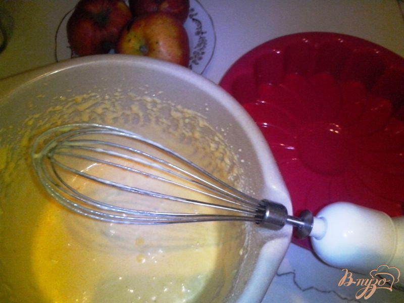 Фото приготовление рецепта: Пирог «Яблочный цветок» шаг №3