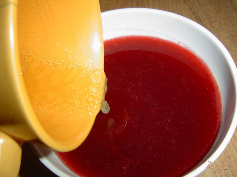 Фото приготовление рецепта: Молочный кисель с вишневым желе шаг №1
