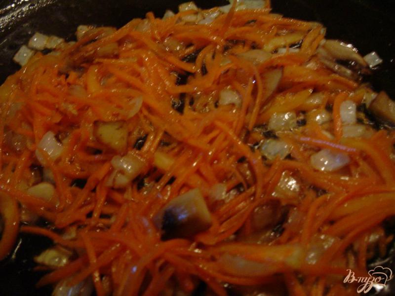 Фото приготовление рецепта: Суп с овощами,грибами и цветной капустой шаг №5