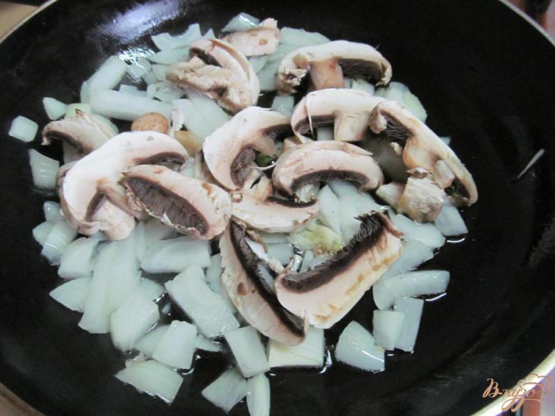 Фото приготовление рецепта: Запеканка из пшенной каши с мясом грибами и цветной капусты шаг №1