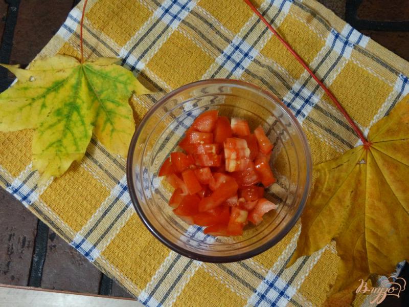 Фото приготовление рецепта: Салат с копченой колбасой и овощами шаг №1