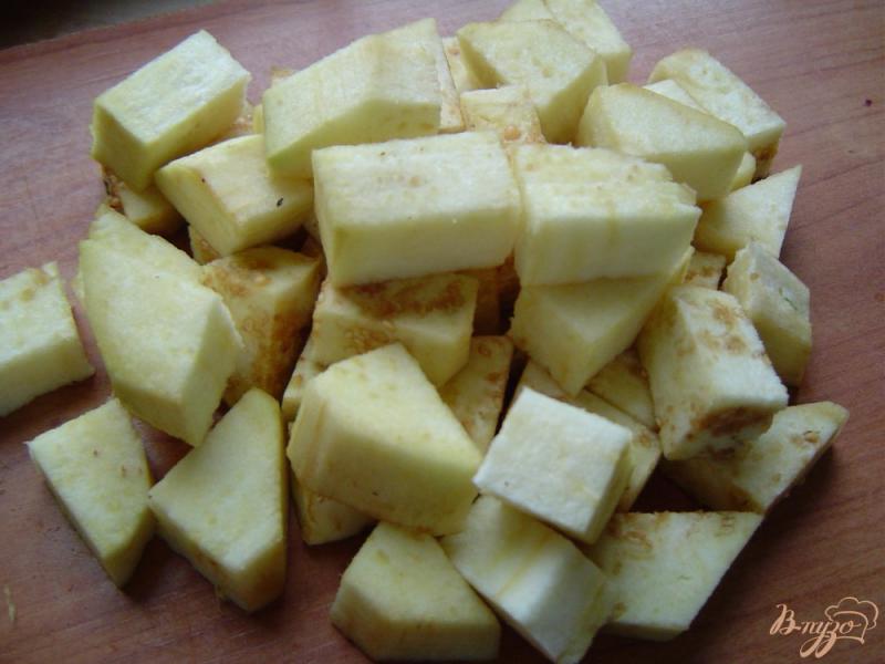 Фото приготовление рецепта: Салат из баклажанов и яиц шаг №2