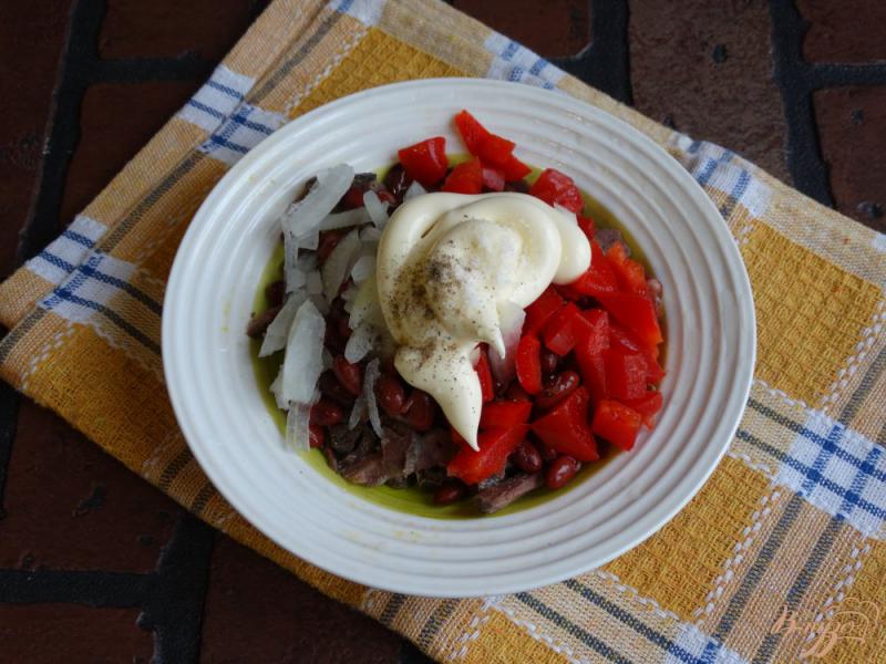 Фото приготовление рецепта: Салат из говяжьего легкого с фасолью шаг №7