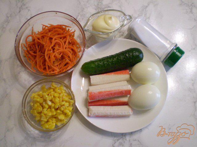 Фото приготовление рецепта: Крабовый салат с корейской морковью шаг №1