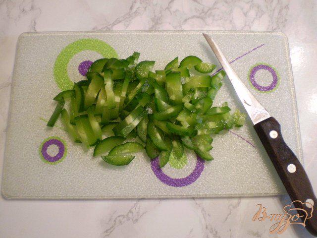 Фото приготовление рецепта: Крабовый салат с корейской морковью шаг №3