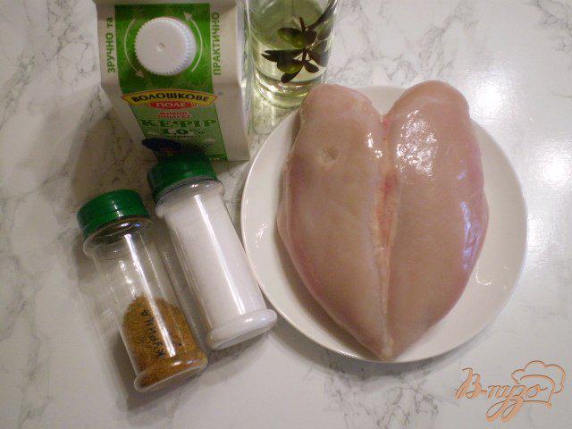 Фото приготовление рецепта: Куриное филе пропитанное кефиром шаг №1