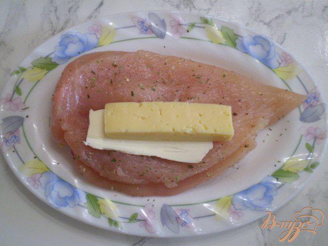 Фото приготовление рецепта: Филе с сыром и шампиньонами шаг №3