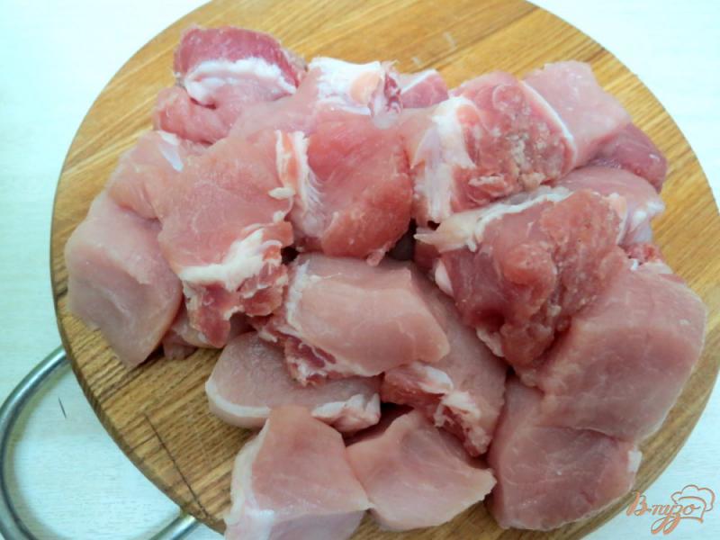 Фото приготовление рецепта: Свинина пряная с тыквой, изюмом, перцем. шаг №1