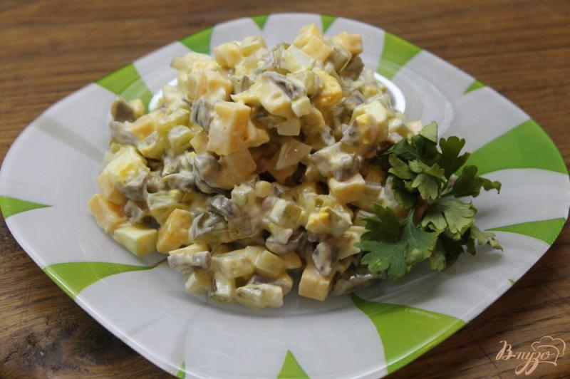 Фото приготовление рецепта: Салат с куриными субпродуктами шаг №5