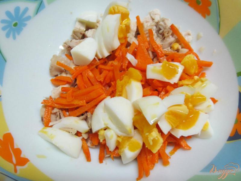 Фото приготовление рецепта: Салат из куриного мяса с морковью шаг №3