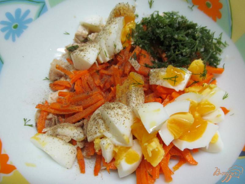 Фото приготовление рецепта: Салат из куриного мяса с морковью шаг №4