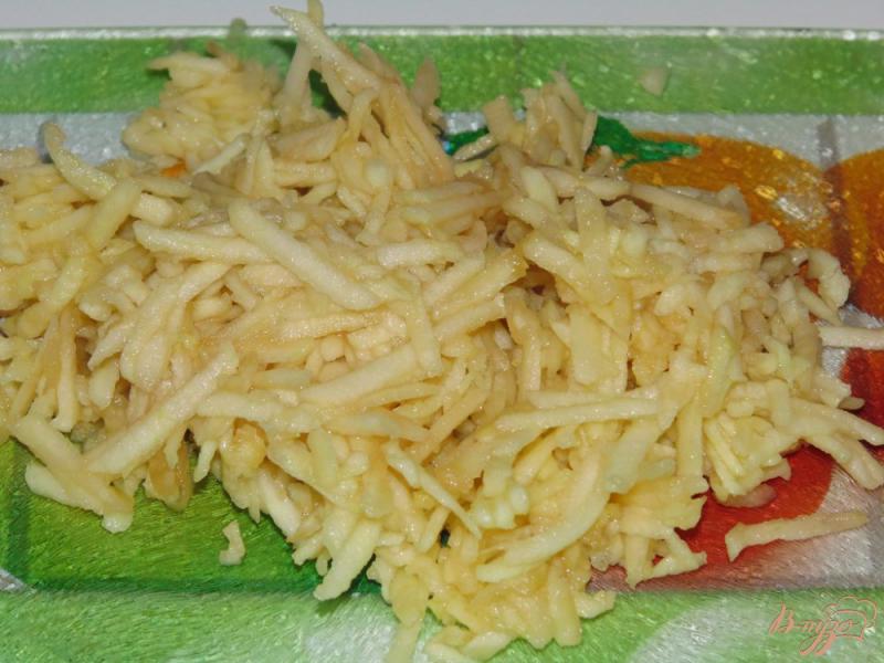 Фото приготовление рецепта: Тыквенно-яблочные оладьи с ванилью шаг №3