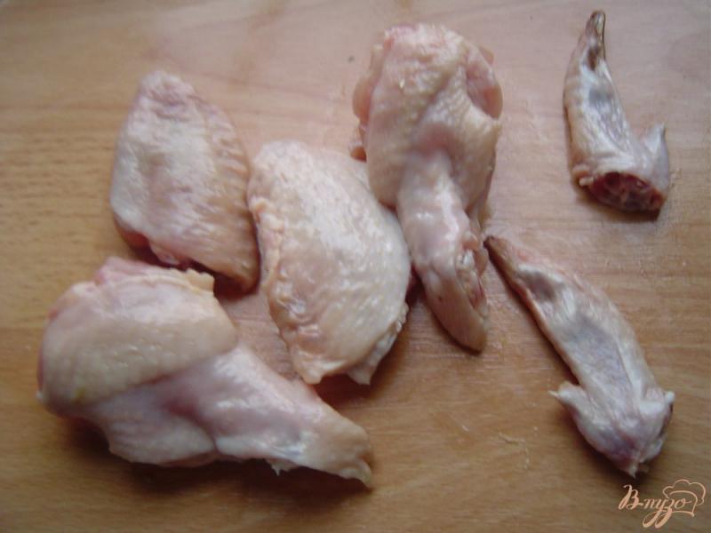 Фото приготовление рецепта: Куриные крылышки, запеченные с картофелем и тыквой шаг №1