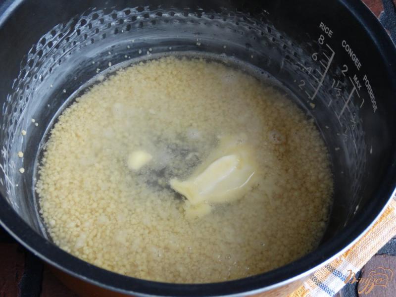 Фото приготовление рецепта: Кускус с соусом из лесных грибов шаг №4