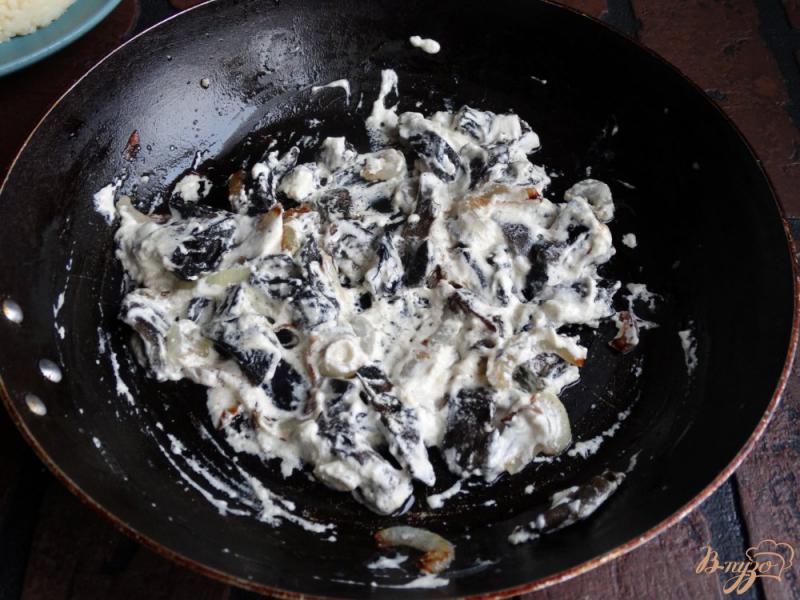 Фото приготовление рецепта: Кускус с соусом из лесных грибов шаг №9