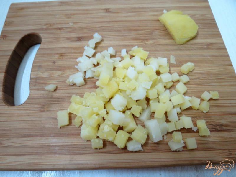 Фото приготовление рецепта: Салат из свеклы и яблока шаг №3