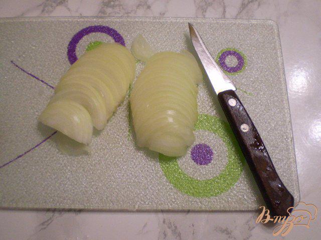 Фото приготовление рецепта: Селедочка с горчицей, луком и укропом шаг №3