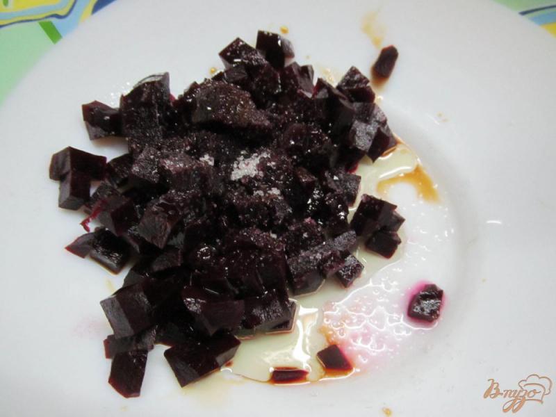 Фото приготовление рецепта: Салат из свеклы с грибами и морковью шаг №1
