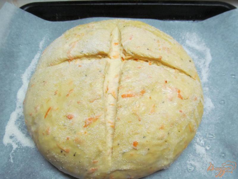 Фото приготовление рецепта: Хлеб с морковью и итальянскими травами шаг №6