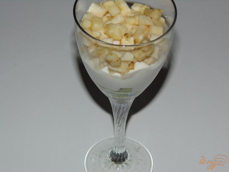 Фото приготовление рецепта: Творожный десерт с киви и бананом шаг №8
