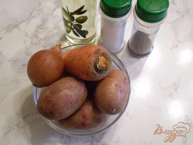 Фото приготовление рецепта: Картофель жаренный с овощами шаг №1