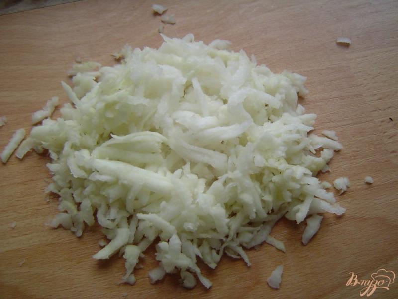 Фото приготовление рецепта: Салат из редьки, капусты,огурца и яблока шаг №1